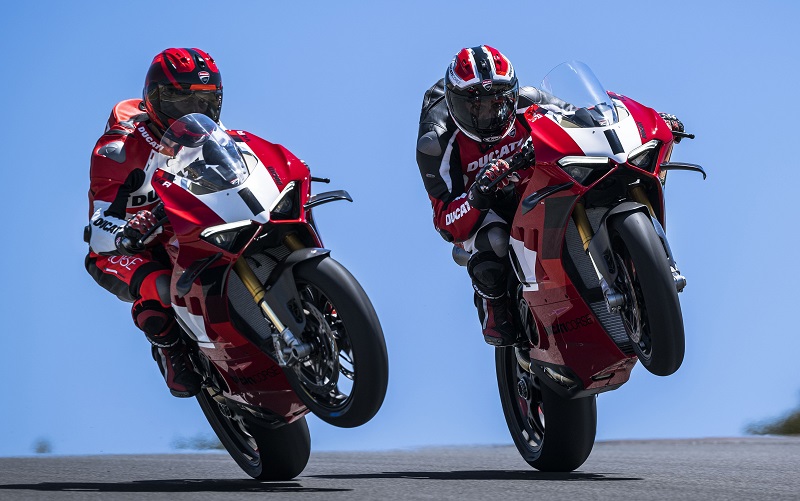 MY23 Ducati Panigale V4 R 084 UC440929 Mid