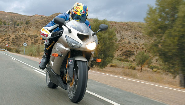 056TM_Kaw_ZX6R